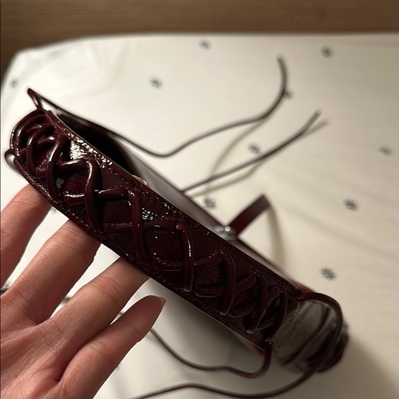 SMALL GLOSSY CHERRY - Red Shoulder Bag - Picture 7 of 16